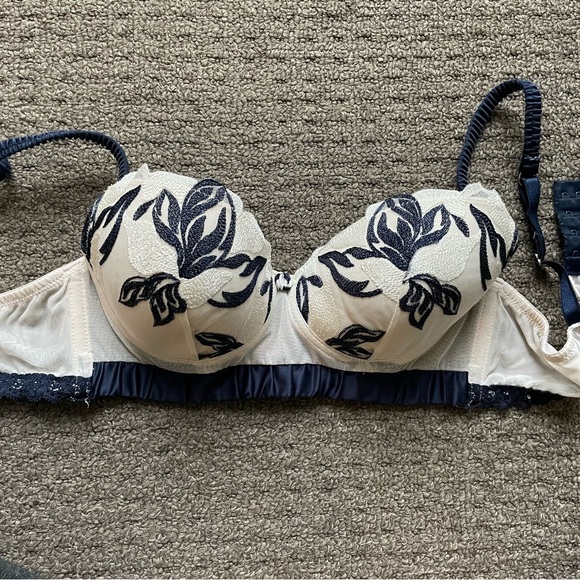 Intimissimi lace white blue bra - Picture 1 of 1